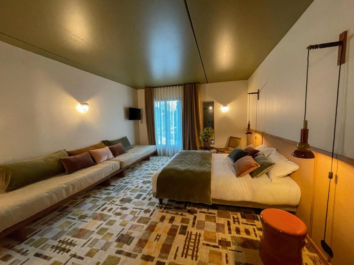 Ore, Hotel